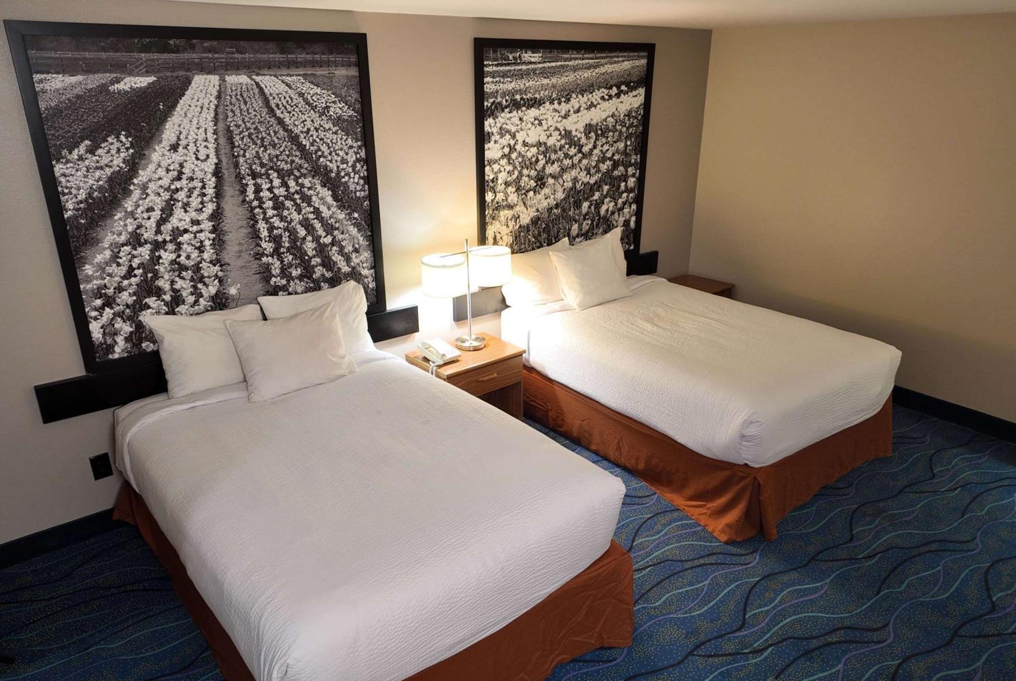 Super 8 By Wyndham Hampshire Il Hotel Buitenkant foto